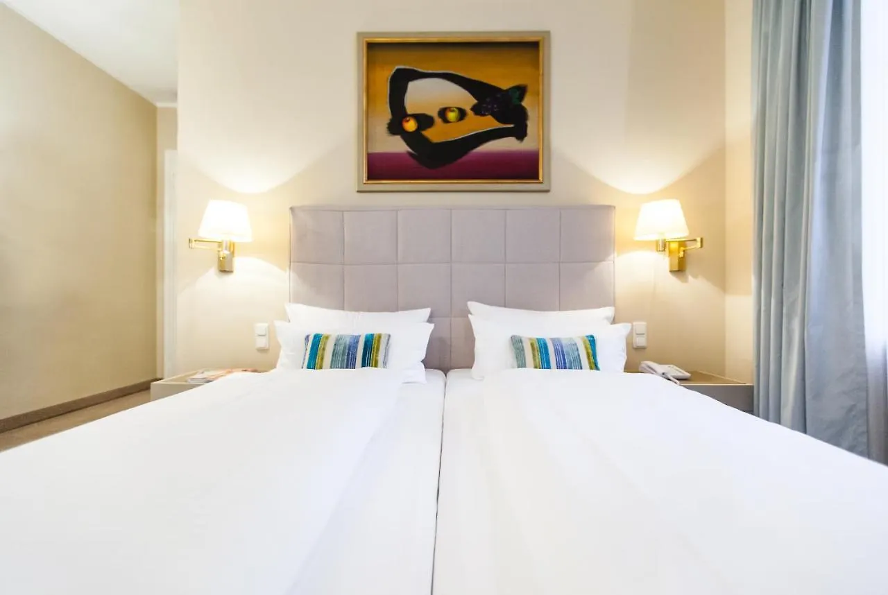 Hotel an der Oper München 4*,