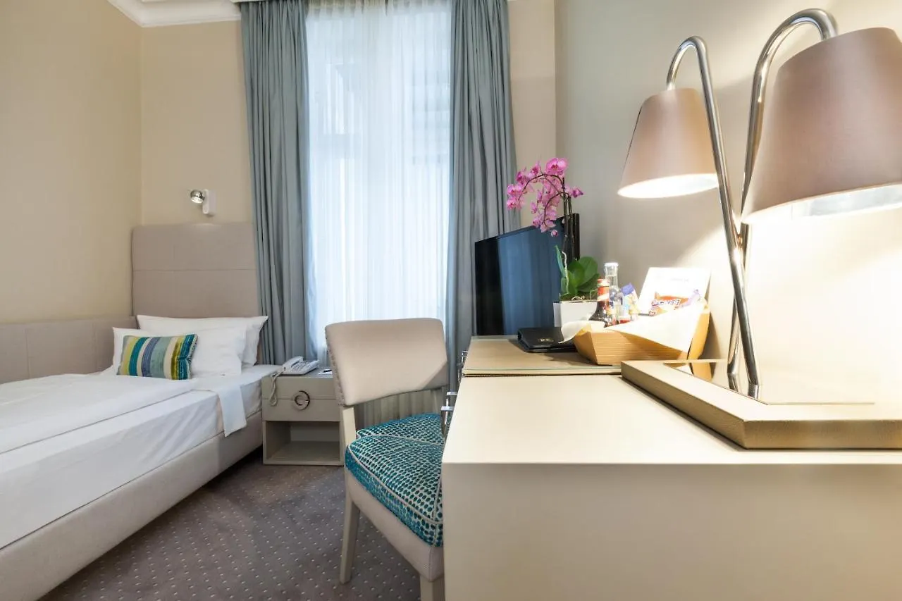 Hotel an der Oper München 4*,